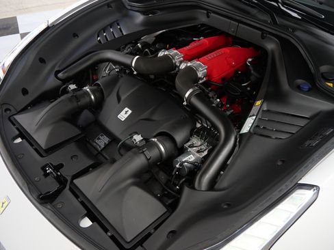 Used 2017 Ferrari California T image 46