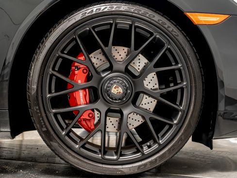 Used 2016 Porsche 911 Cabriolet image 38