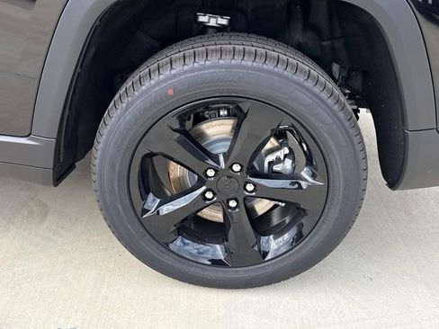 New 2025 Jeep Grand Cherokee L Limited w/ Luxury Tech Group II RWD image 3