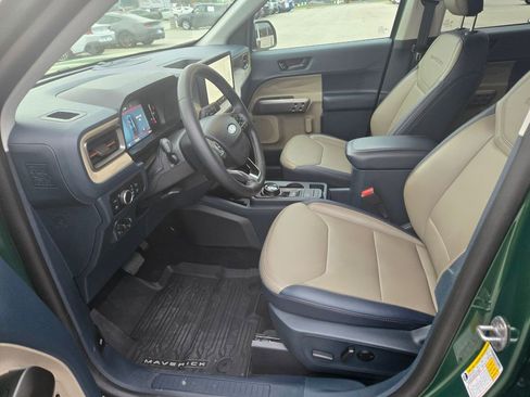 Used 2025 Ford Maverick Lariat w/ 4K Tow Package image 7