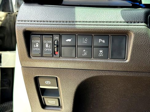 Used 2019 Honda Odyssey Elite image 17