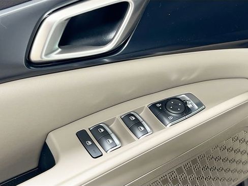 New 2026 Kia Carnival LX image 18