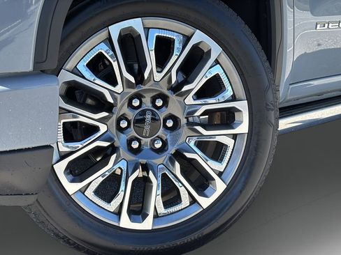 Used 2025 GMC Sierra 1500 Denali Ultimate image 6