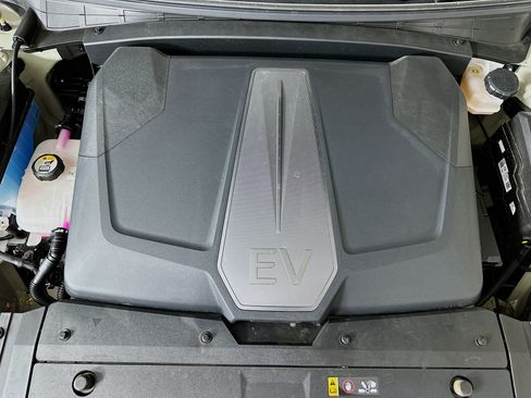 Used 2024 Kia EV6 Wind w/ Wind Technology Package RWD image 33