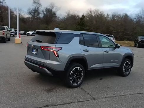 New 2026 Chevrolet Equinox LT w/ Convenience Package II image 8