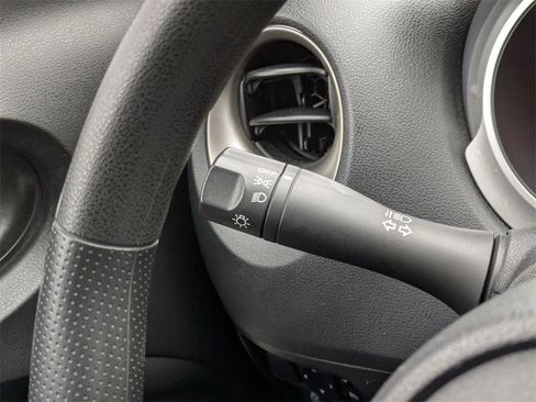 Used 2017 Nissan Juke S image 21