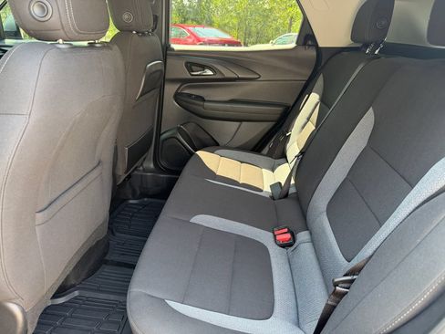 Used 2023 Chevrolet TrailBlazer LT w/ Convenience Package FWD image 10