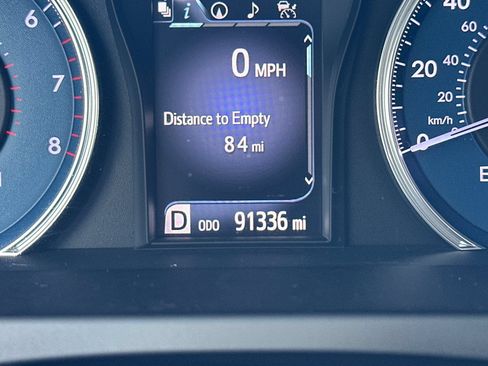 Used 2017 Toyota Camry XLE w/ Moonroof Package FWD image 26