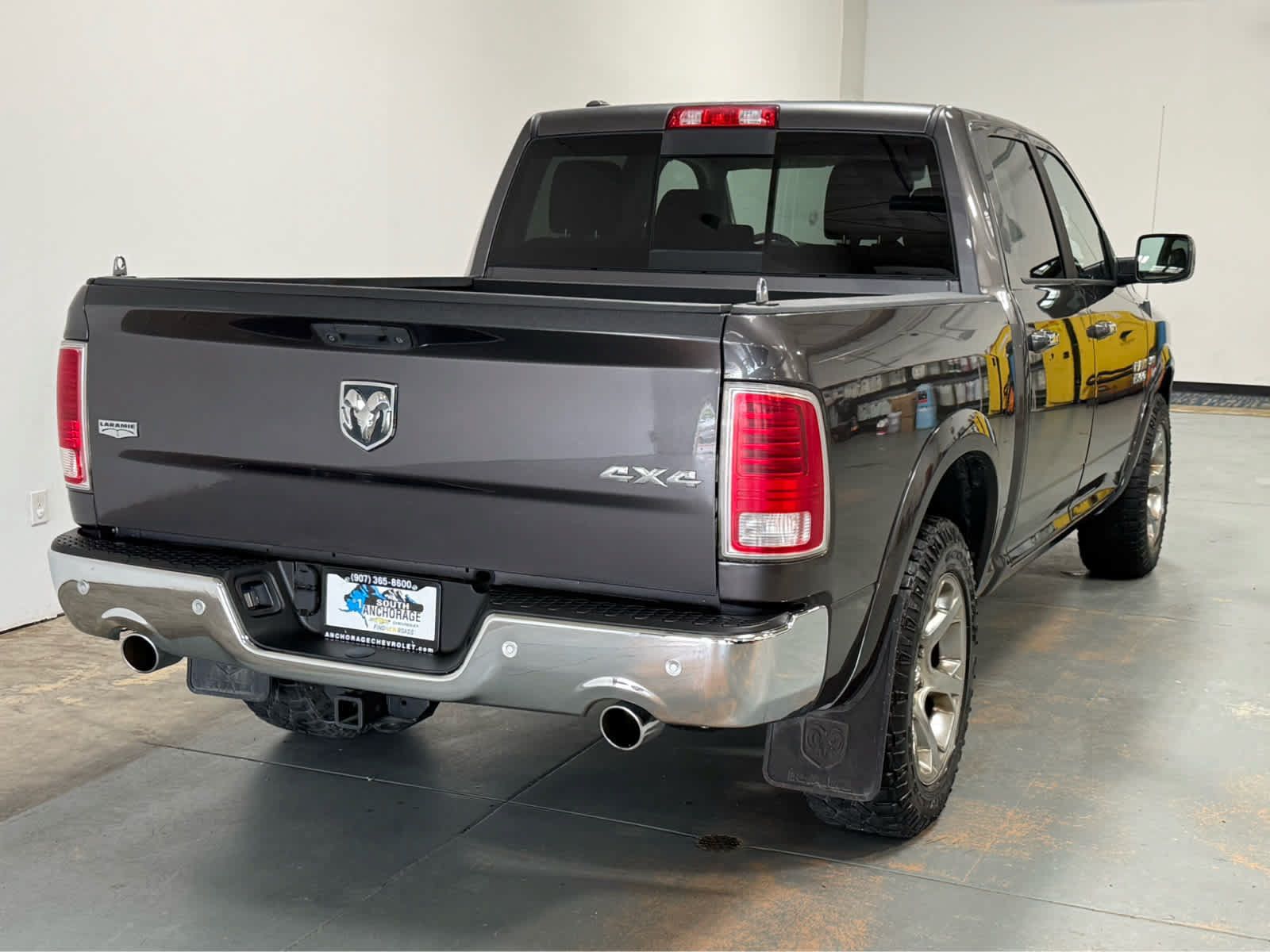 Used 2016 RAM 1500 Laramie w/ Convenience Group AWD/4WD image 7