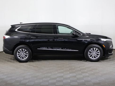 Used 2024 Buick Enclave Premium image 23