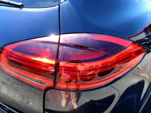 Used 2015 Porsche Cayenne S w/ Premium Package image 10