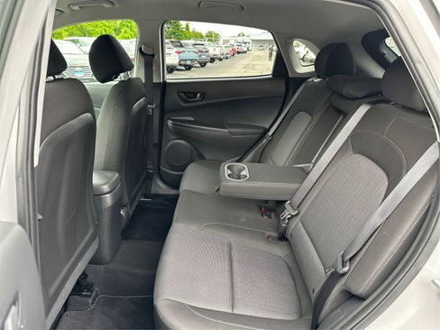 Certified 2022 Hyundai Kona SEL AWD/4WD image 10