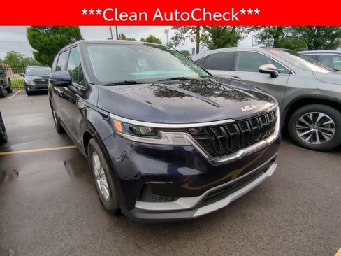 Used 2023 Kia Carnival LX FWD image 3