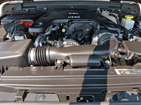 Used 2020 Jeep Gladiator Overland AWD/4WD image 27