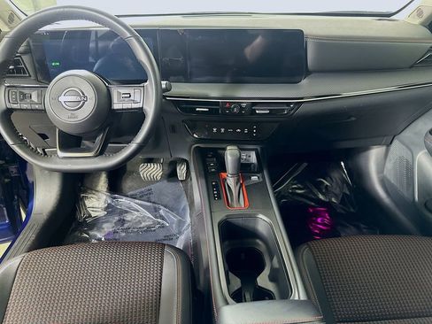 Used 2025 Nissan Kicks SR w/ Interior Electronics Package image 18