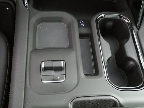New 2026 GMC Sierra 2500 AT4 w/ AT4 Premium Plus Package AWD/4WD image 25