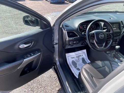 Used 2020 Jeep Cherokee Latitude Plus w/ Cold Weather Group AWD/4WD image 10