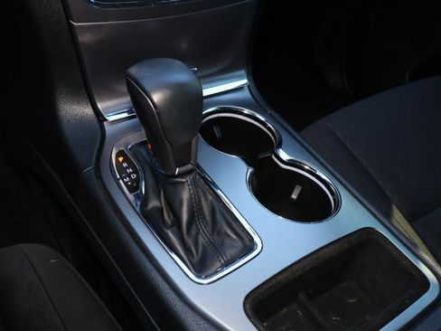 Used 2019 Jeep Grand Cherokee Laredo image 24