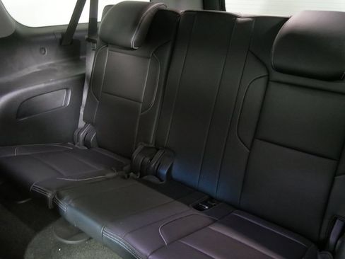 Used 2018 GMC Yukon XL Denali w/ Denali Ultimate Package AWD/4WD image 22
