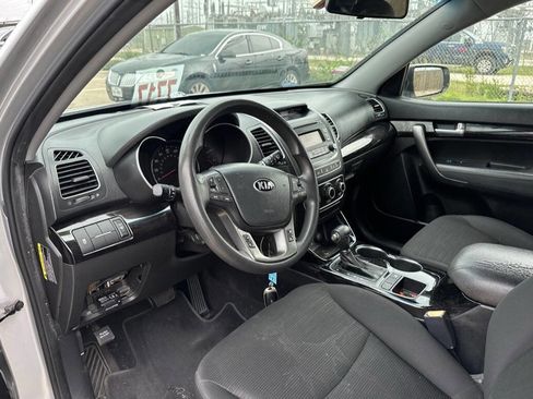 Used 2014 Kia Sorento LX FWD image 9