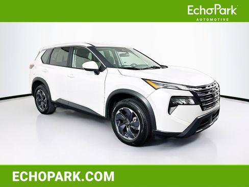 Used 2025 Nissan Rogue SV image 1