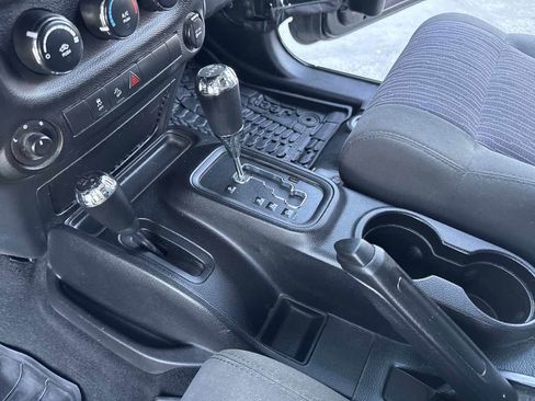 Used 2012 Jeep Wrangler Unlimited Sport image 28