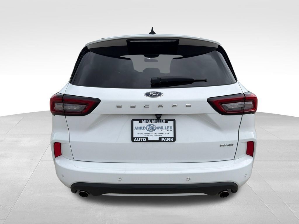 Used 2023 Ford Escape ST-Line w/ Tech Pack #1 AWD/4WD image 4