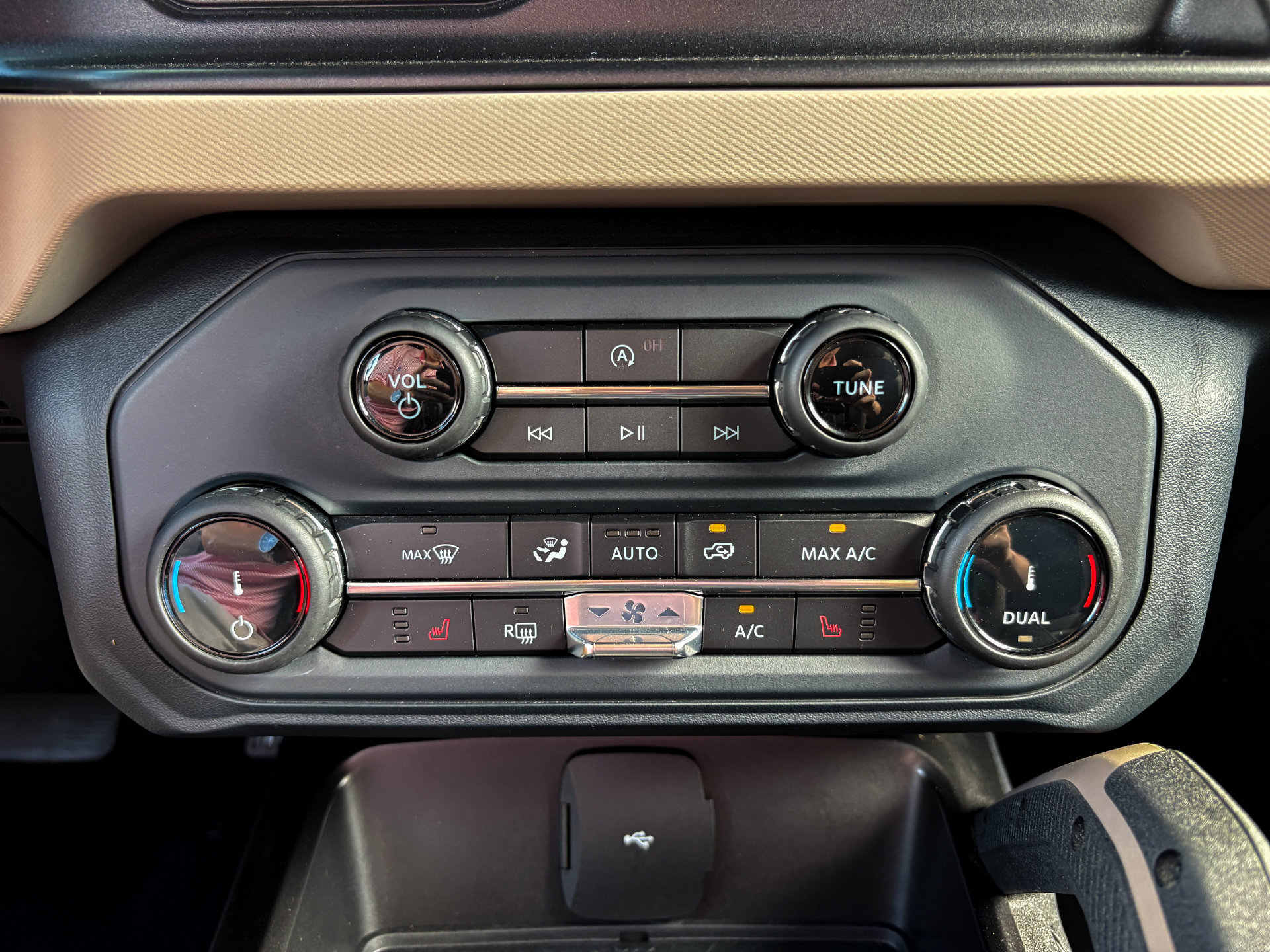 Used 2022 Ford Bronco Big Bend w/ Sasquatch Package AWD/4WD image 25