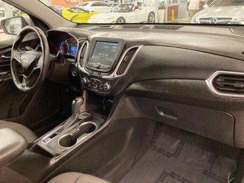 Used 2019 Chevrolet Equinox LT AWD/4WD image 16