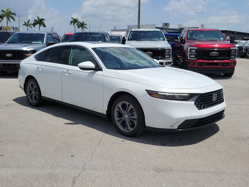 Used 2024 Honda Accord EX image 3