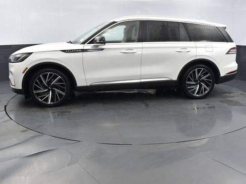 New 2026 Lincoln Aviator Reserve image 18