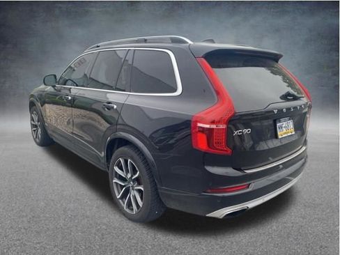 Used 2016 Volvo XC90 T6 Momentum w/ Momentum Plus Package image 3