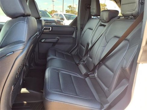 New 2025 Ford Bronco Badlands image 4