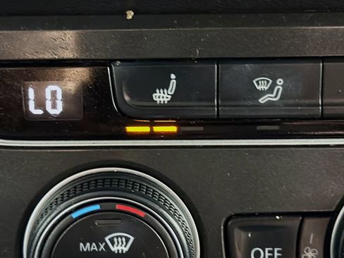 Used 2019 Volkswagen Tiguan SE AWD/4WD image 22