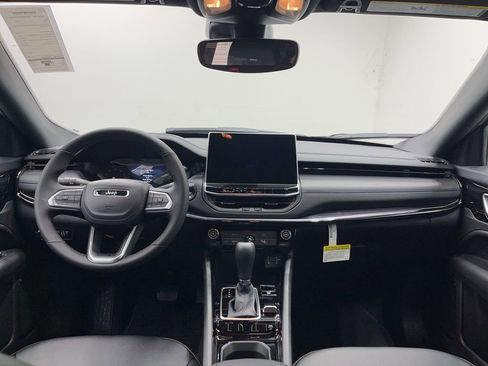 New 2026 Jeep Compass Latitude image 6