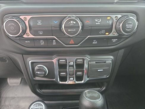 Used 2023 Jeep Wrangler Unlimited Sport AWD/4WD image 22