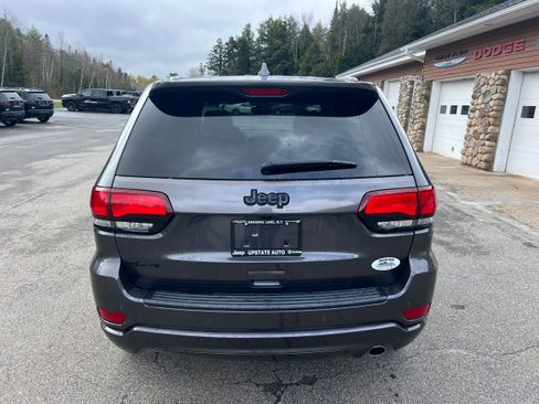 Used 2019 Jeep Grand Cherokee Altitude AWD/4WD image 6