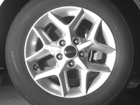 Used 2025 Kia Soul LX w/ LX Technology Package FWD image 20