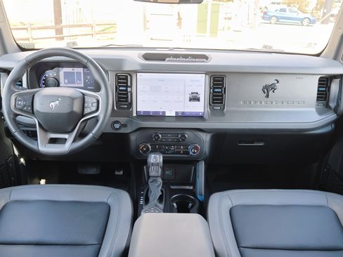 Certified 2024 Ford Bronco Black Diamond image 28