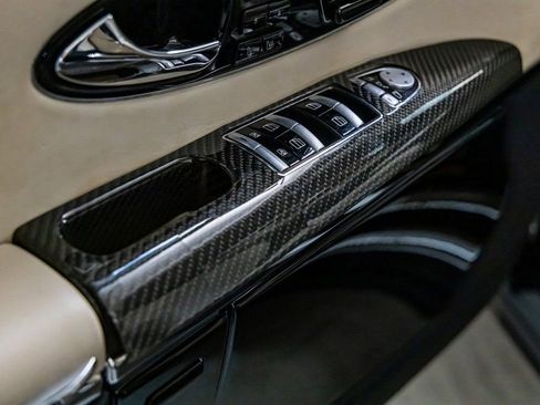 Used 2009 Maybach 62 S RWD image 98