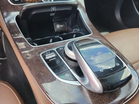 Used 2020 Mercedes-Benz E 350 4MATIC Sedan image 9