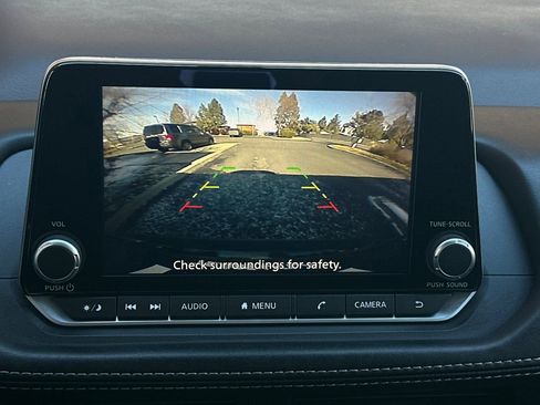 Used 2023 Nissan Rogue SV image 19