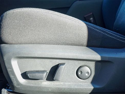 Used 2024 Nissan Rogue SV image 18