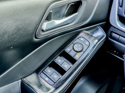 Used 2024 Nissan Rogue SV image 16