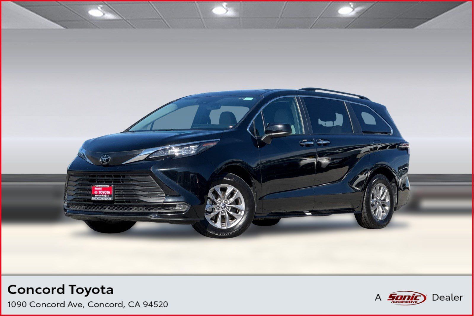Used 2026 Toyota Sienna XLE FWD image 1