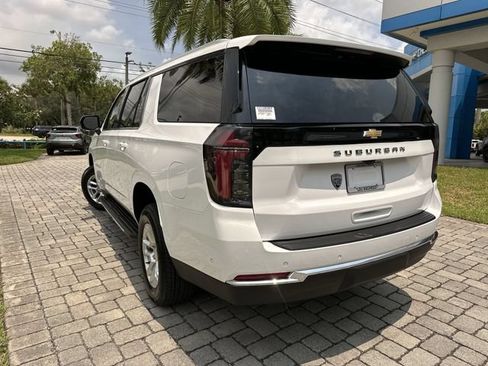 Used 2026 Chevrolet Suburban LS RWD image 12