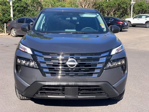 Used 2025 Nissan Rogue S image 3