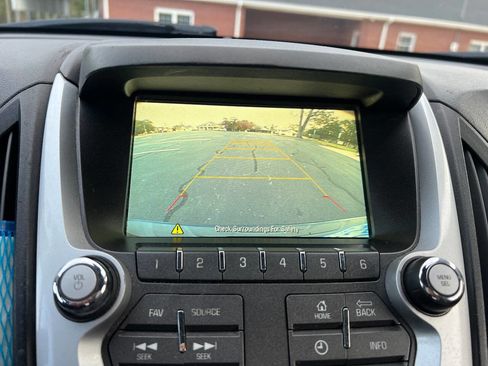 Used 2017 Chevrolet Equinox LT w/ Convenience Package image 17