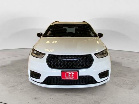 New 2026 Chrysler Pacifica Limited w/ S Appearance Package image 9