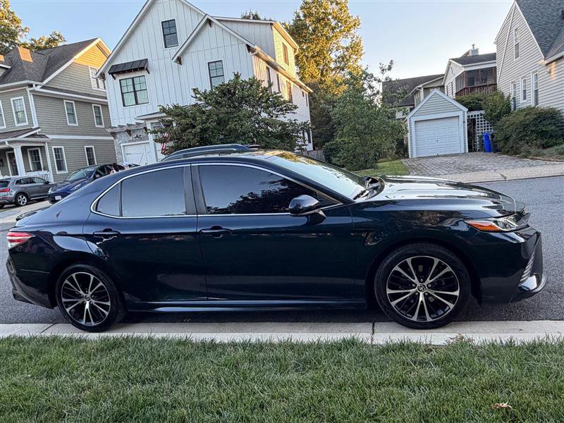 Used 2020 Toyota Camry SE FWD image 9